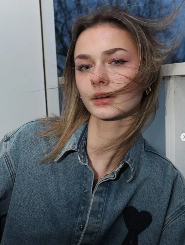 Photo de profil de Découvrez Mae redant, modèle photo à Nieppe en Hauts-de-France. Contact et réservation pour vos projets photo.